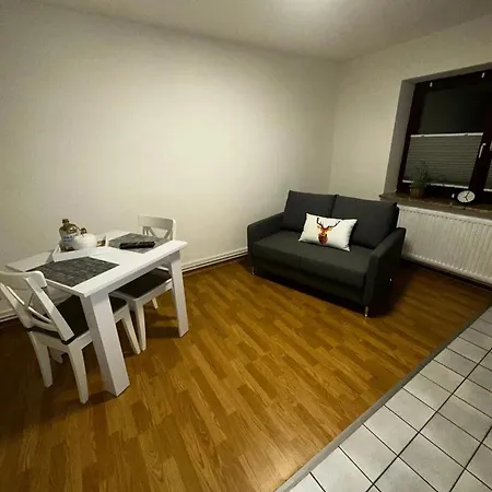 Practical Monteurzimmer 4 *